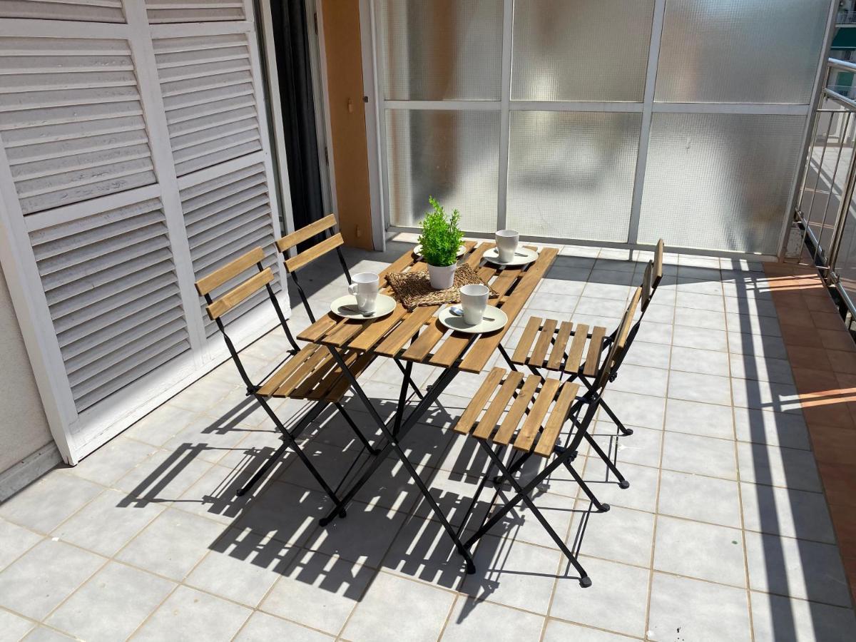 Apartamentos Ar Isern Blanes Kültér fotó
